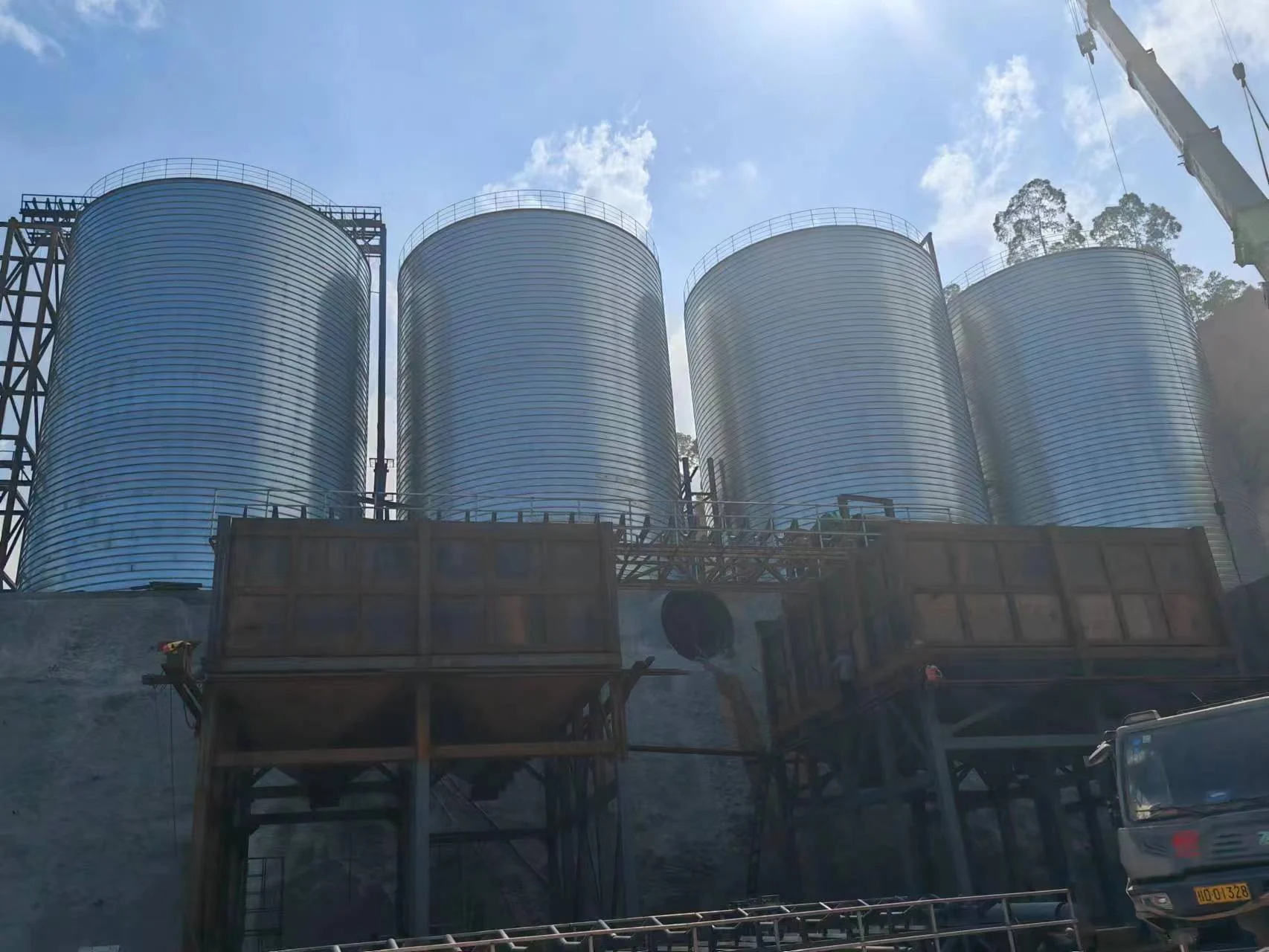 Wuzhou Huaqun Mining